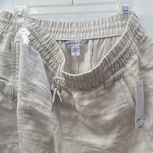 Athleta Neutral Beige Linen-Blend Drawstring shorts